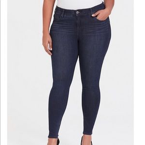 Torrid Bombshell skinny leg jean